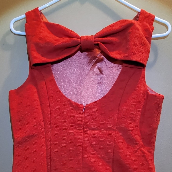 Scarlet Bow Dress - Picture 6 of 7